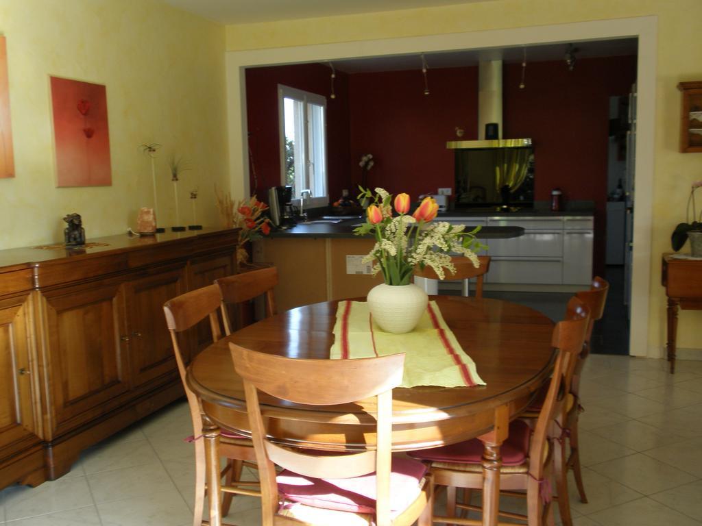 Chambre D'hôtes Francine et Gérard Le Mans Chambre photo